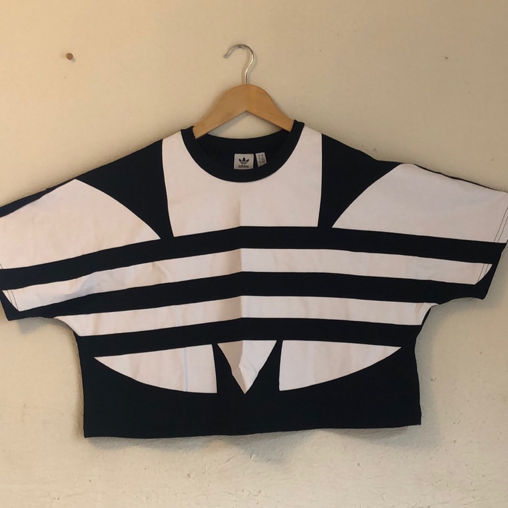 COPY - Adidas Logo Tee! 🖤